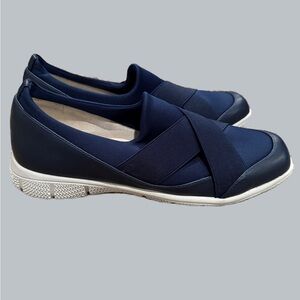 Trotters® Urbana Navy Size 10M New Without Box